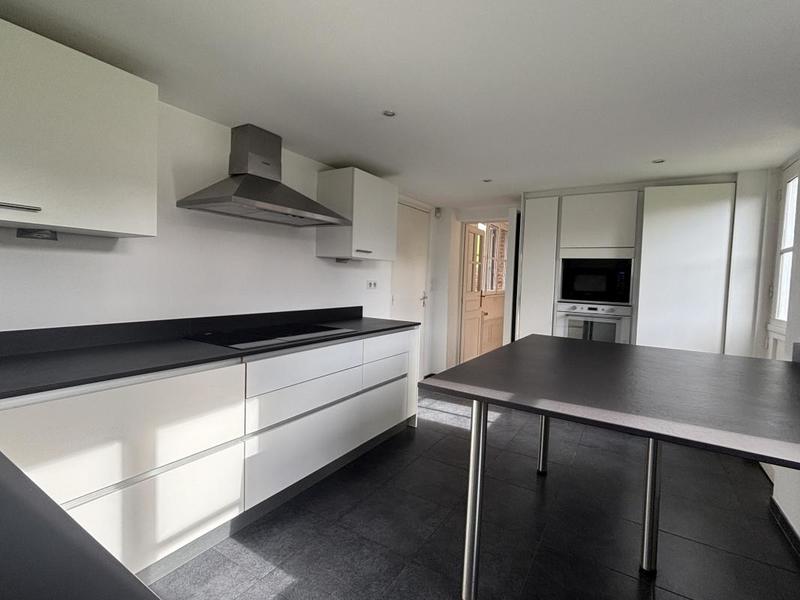 Demeure - 200 m² - 8 pièces