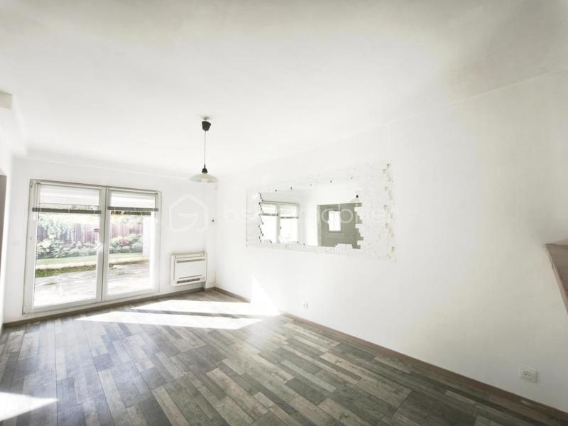 Maison traditionnelle - 100 m² - 5 pièces