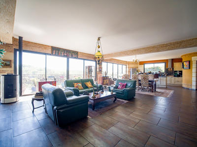 Maison - 210 m² - 5 pièces