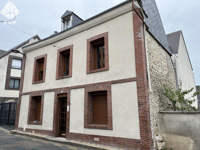 Maison - 107 m² - 6 pièces