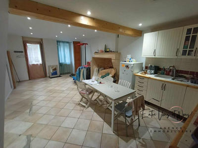 Maison - 80 m² - 4 pièces