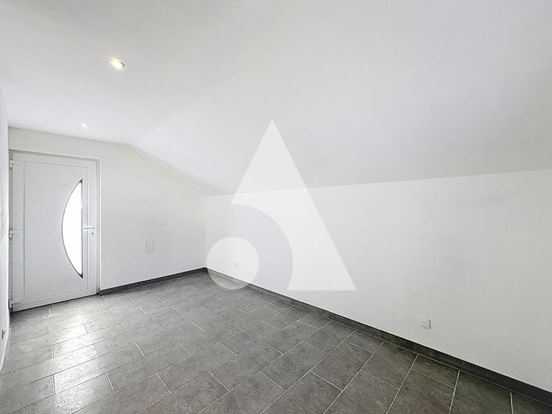 Maison - 180 m² - 6 pièces