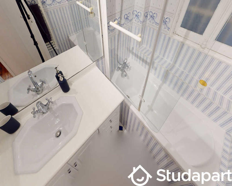 Chambre - 120 m² - 1 pièce