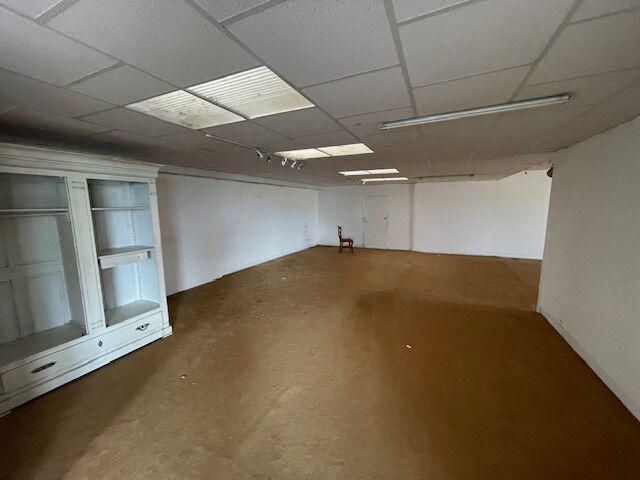 Local commercial - 1 000 m²