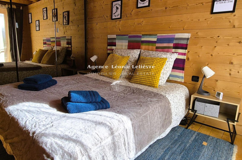 Châlet - 240 m² - 10 pièces