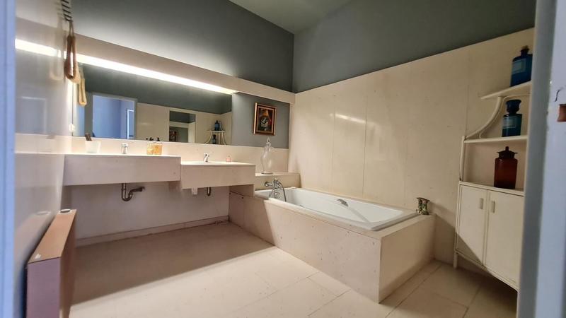 Maison - 217 m² - 6 pièces