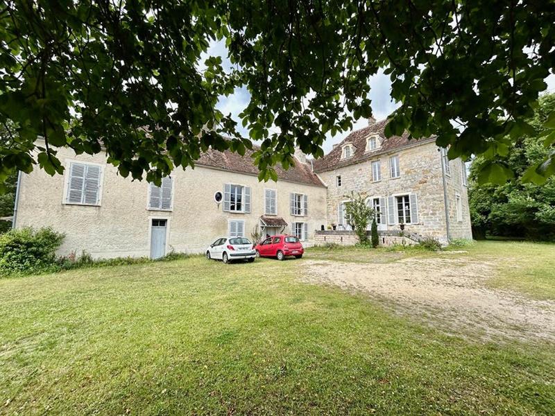 Maison - 484 m² - 12 pièces