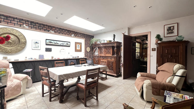 Immeuble - 218 m² - 10 pièces