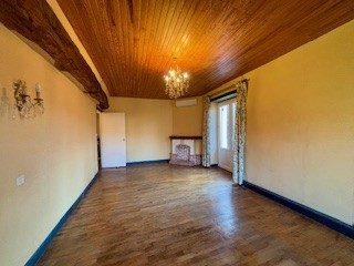 Maison - 251 m² - 6 pièces