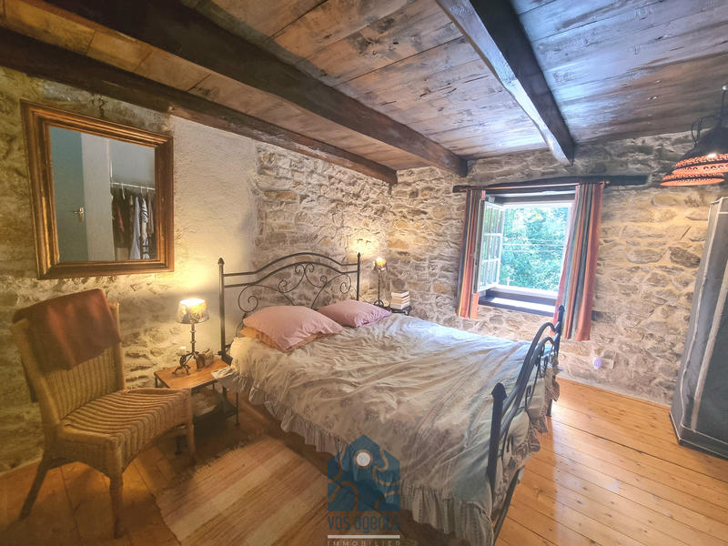 Propriété - 250 m² - 8 pièces