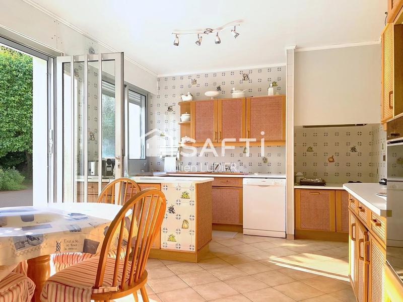 Maison - 212 m² - 6 pièces