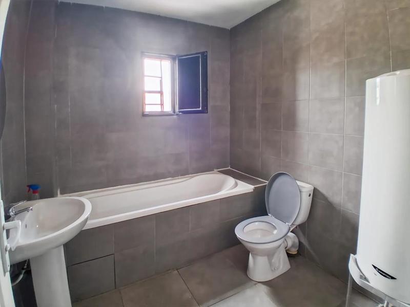 Maison - 850 m² - 10 pièces