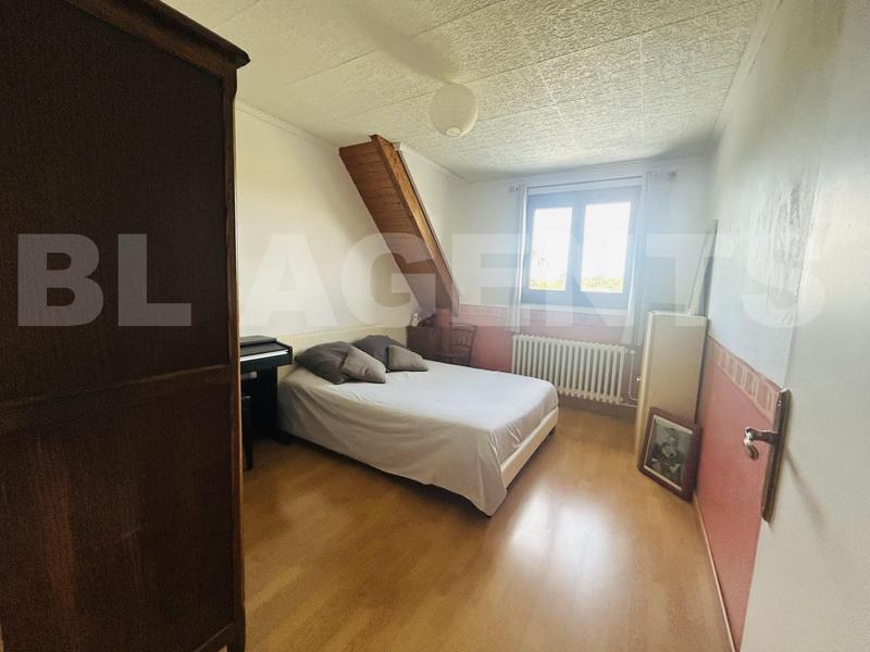 Maison - 228 m² - 10 pièces