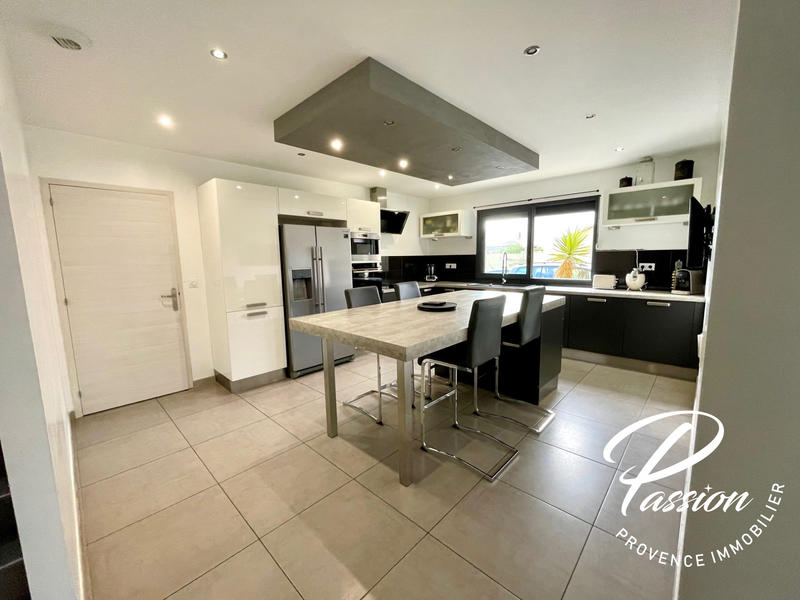 Maison contemporaine - 264 m² - 9 pièces