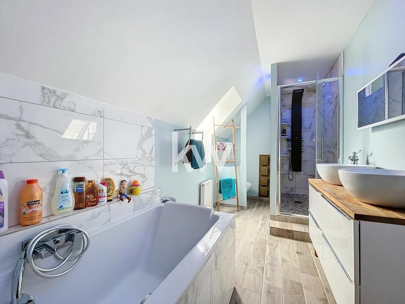 Pavillon - 102 m² - 6 pièces