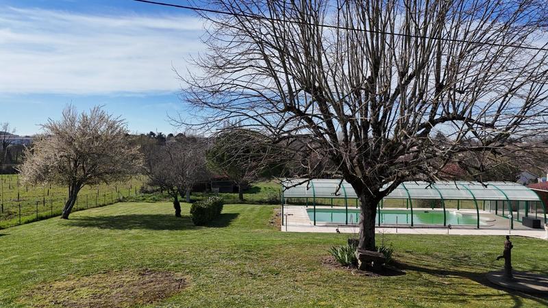 Maison - 258 m² - 9 pièces