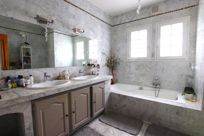 Maison - 178 m² - 7 pièces