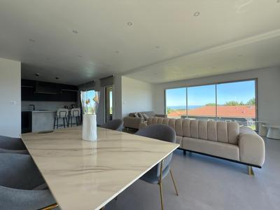 Villa - 146 m² - 6 pièces