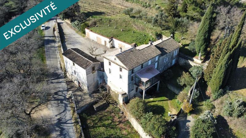 Maison - 228 m² - 8 pièces