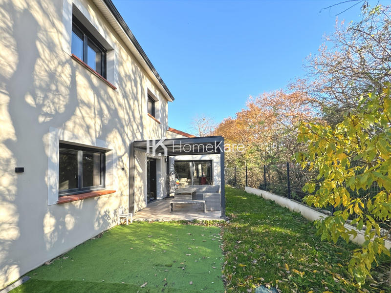 Maison - 140 m² - 5 pièces