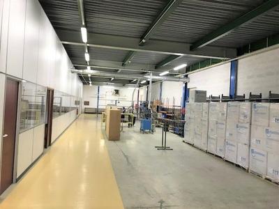 Local commercial - 4 000 m² - 20 pièces