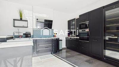 Maison - 223 m² - 5 pièces