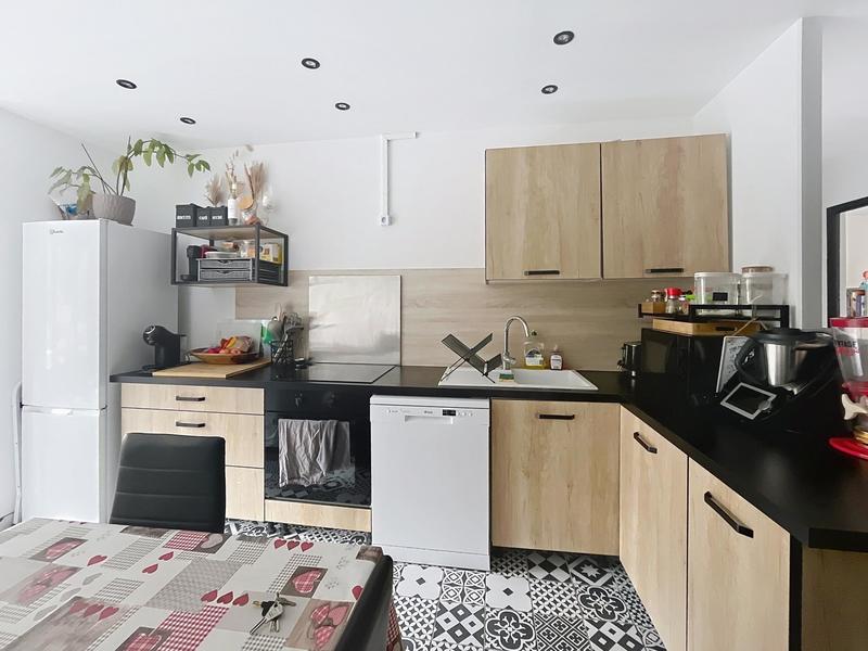 Appartement - 80 m² - 5 pièces