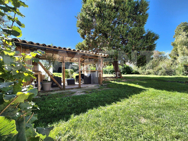 Maison - 322 m² - 9 pièces