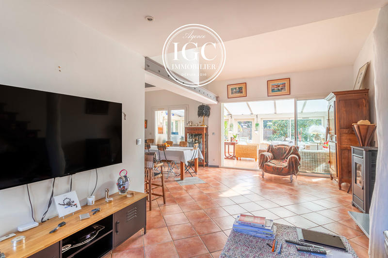 Maison - 180 m² - 5 pièces