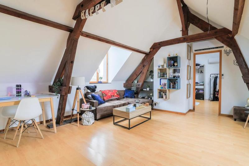 Corps de ferme - 225 m² - 11 pièces