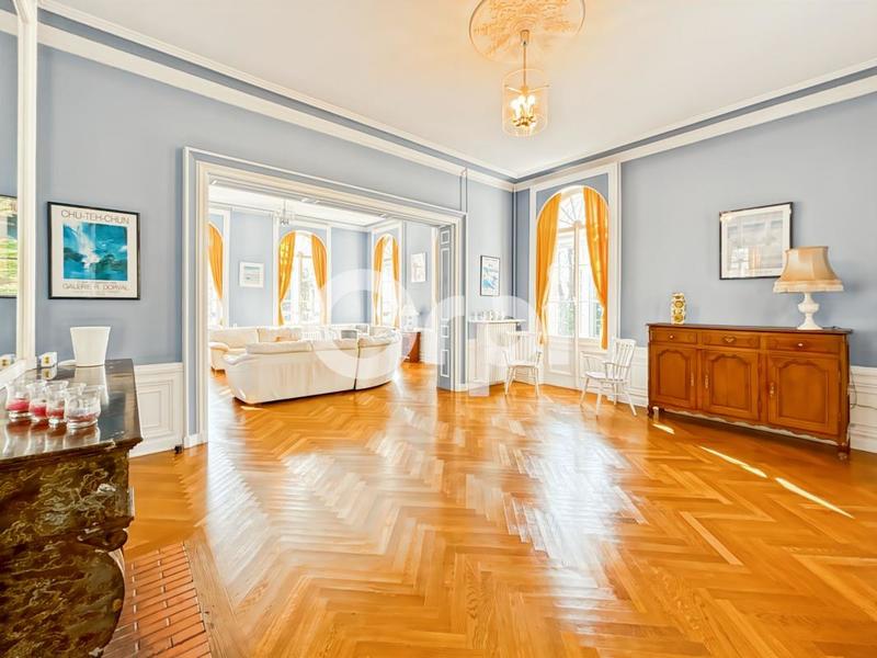 Maison de campagne - 625 m² - 21 pièces