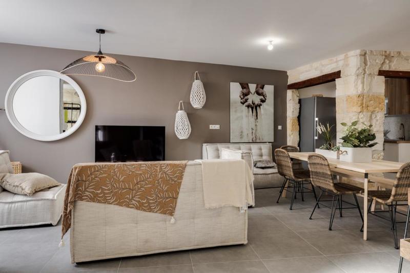 Maison en pierre - 171 m² - 10 pièces