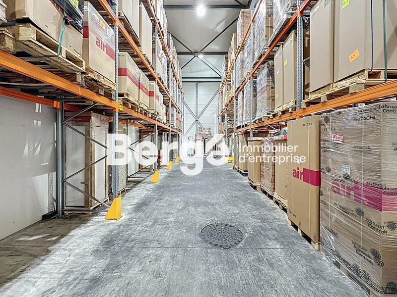 Entrepôt - 759 m²
