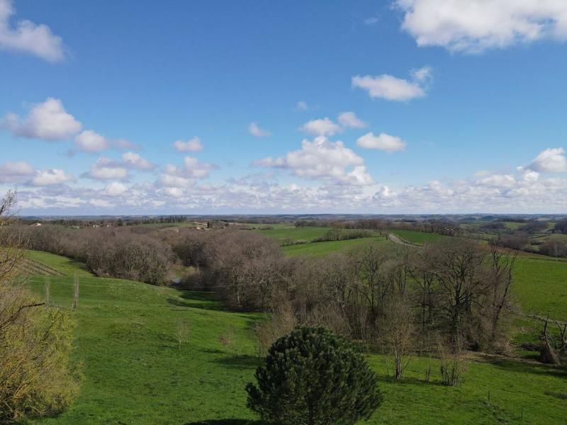 Maison - 421 m² - 11 pièces