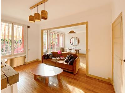 Maison - 263 m² - 8 pièces