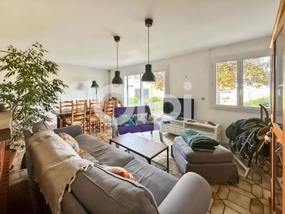 Maison - 94 m² - 5 pièces