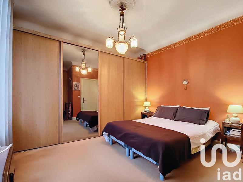 Maison - 243 m² - 8 pièces