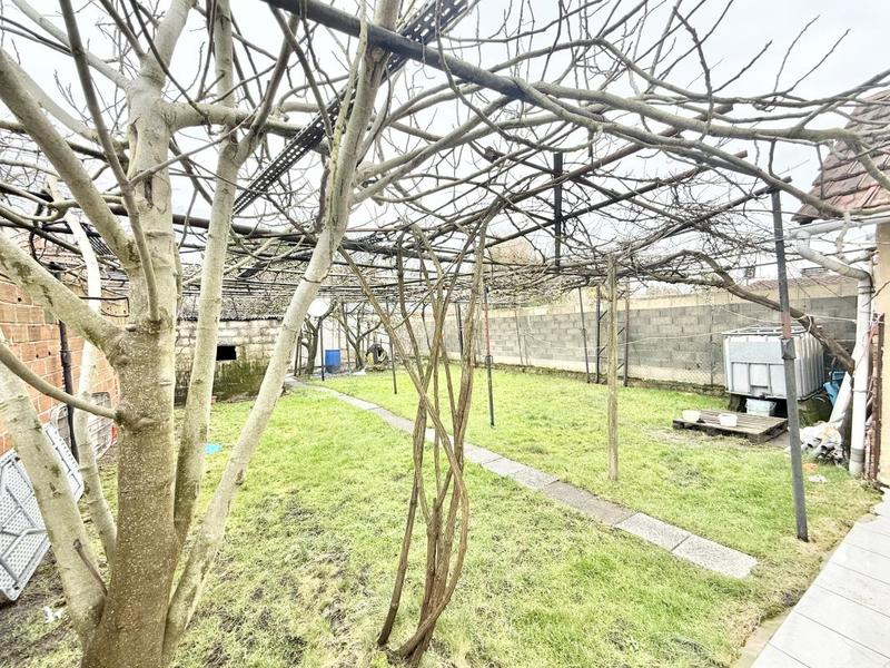 Maison - 180 m² - 8 pièces