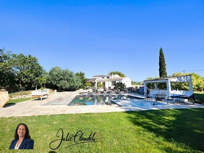 Maison - 274 m² - 9 pièces