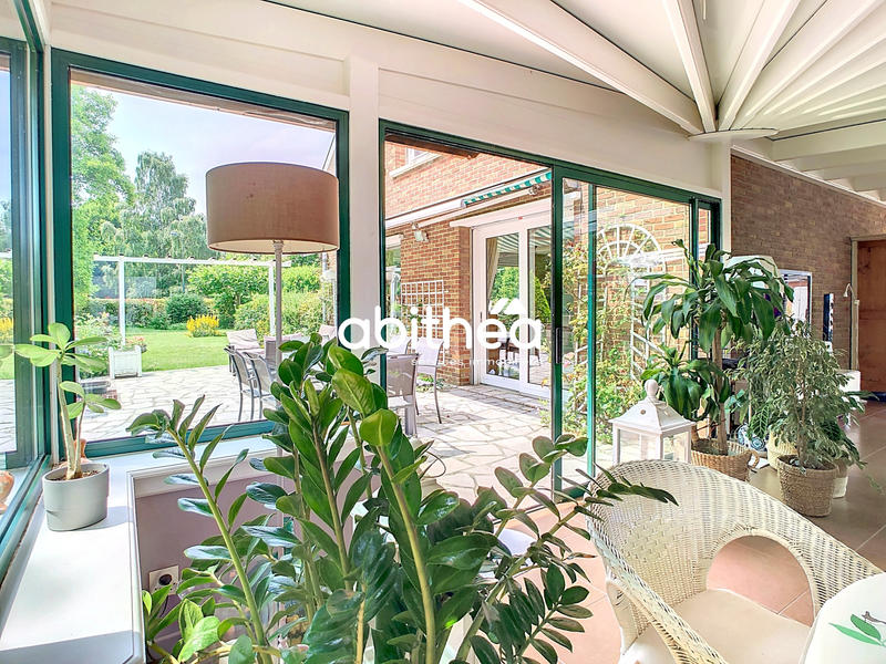 Maison - 252 m² - 10 pièces