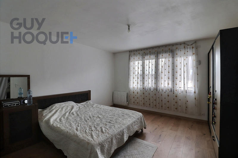 Maison - 225 m² - 8 pièces