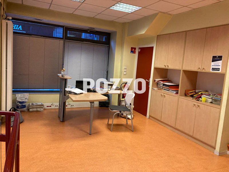 Local commercial - 115 m²