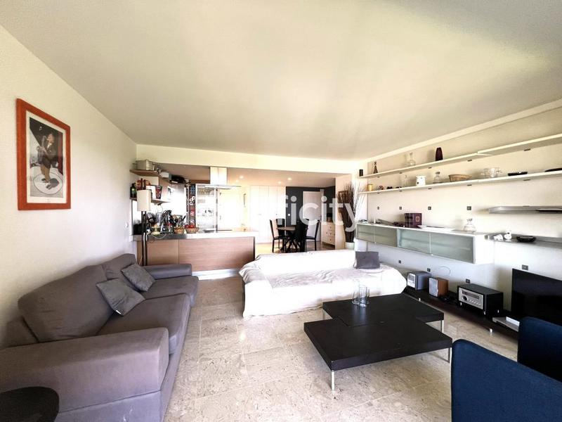 Appartement - 95 m² - 3 pièces