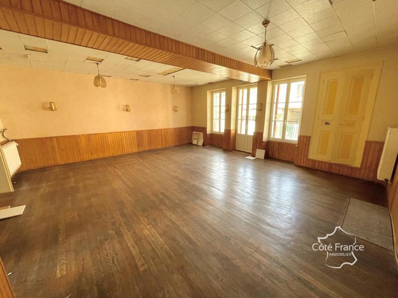 Maison - 196 m² - 8 pièces