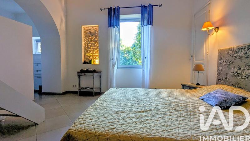 Maison - 305 m² - 8 pièces