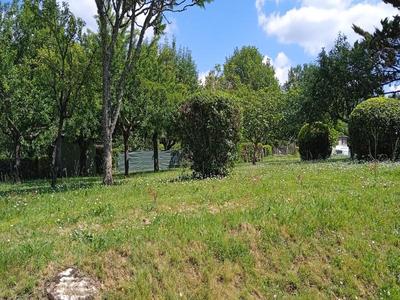 Terrain constructible - 1 740 m²