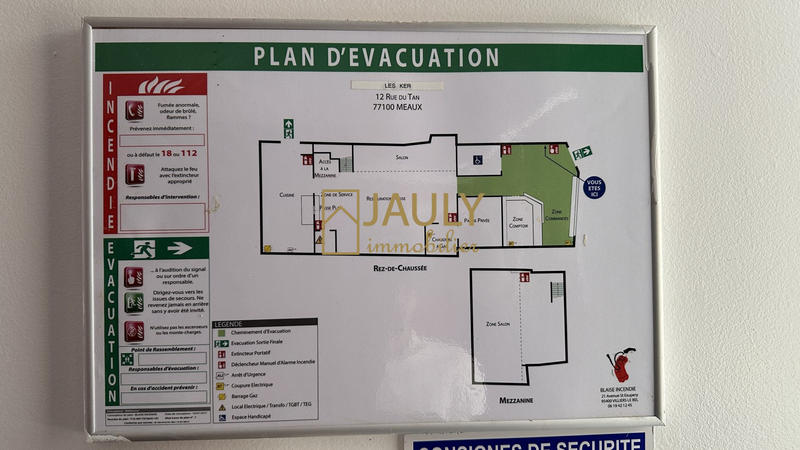 Local commercial - 197 m²