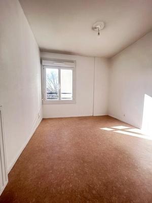 Appartement ancien - 66 m² - 3 pièces