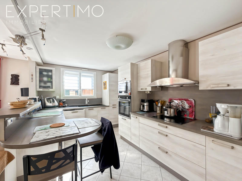 Maison - 104 m² - 5 pièces