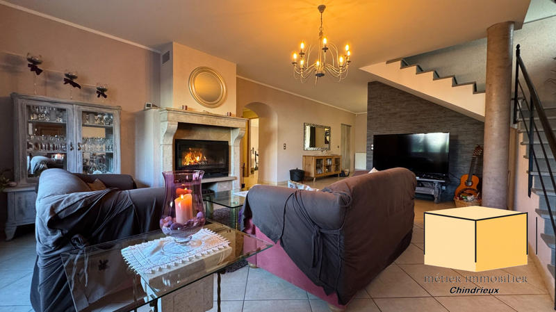 Maison - 213 m² - 6 pièces